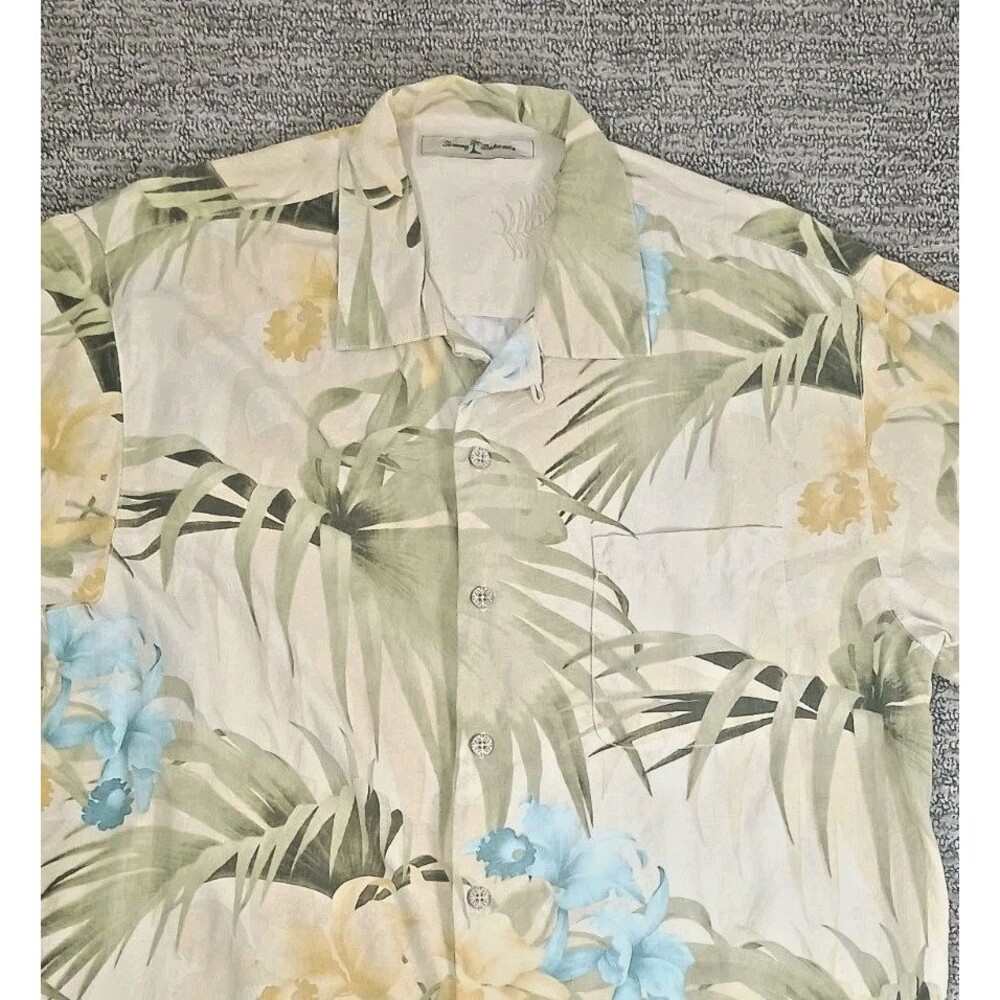 Tommy Bahama Shirt Mens Medium Hawaiian Leaf Silk Yellow Lightweight Flowy
